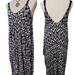 (#544)Promesa Black & White Zigzag Design Sleeveless Dress